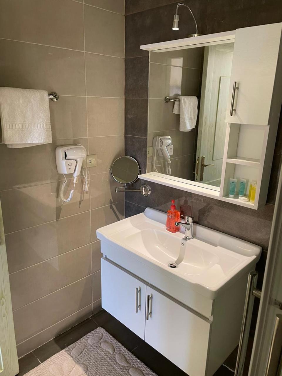 Classy Hostel Madaba Kültér fotó